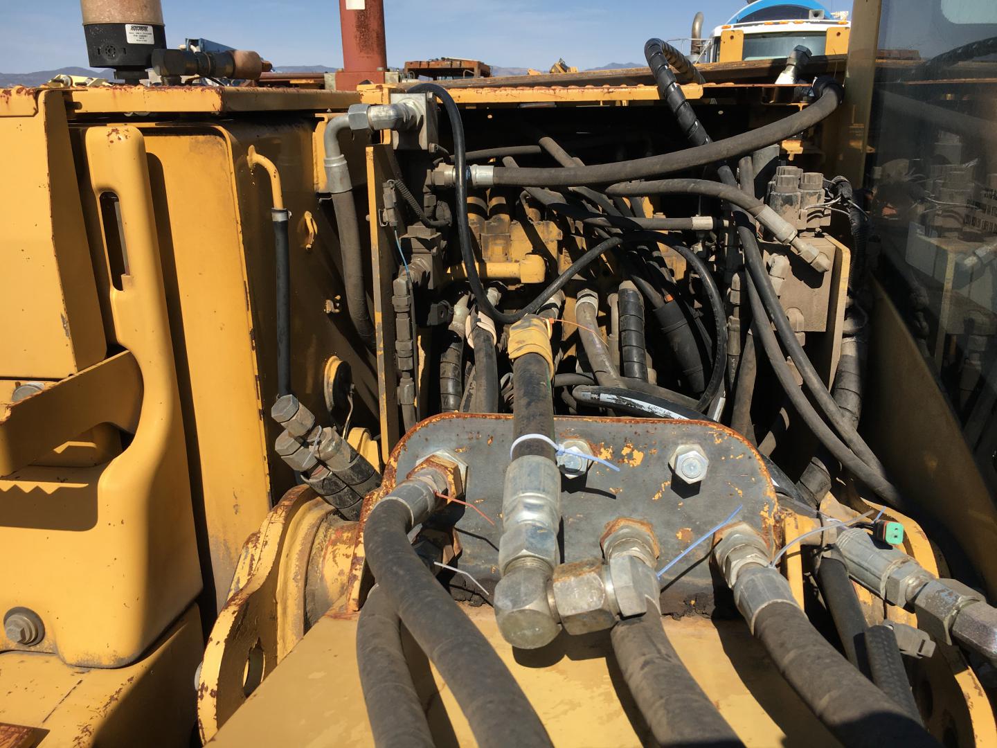 ./imagenes/INVOICE/2019/16730/EXCAVADORA FERROVIARIA CAT 312 (23).JPG